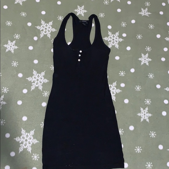 A black basic dress - Picture 1 of 2